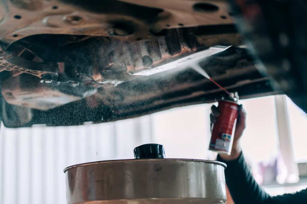 Equipment at a service station for changing the oil in an internal combustion engine. Scheduled
